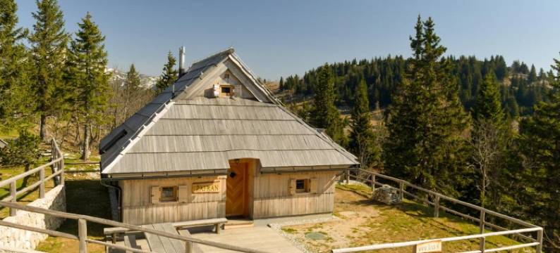 大山上的Žafran小屋(Koča Žafran - Velika Planina)图片