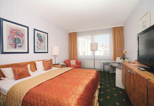 Alexa Hotel Hotel Overview