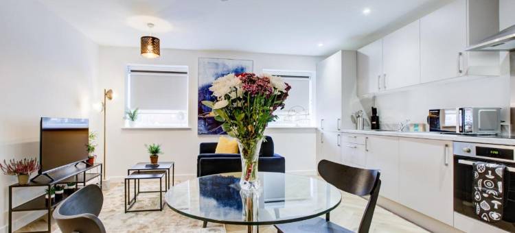 Hybrid Resi - Mitcham Close to Tooting and Wimbledon图片