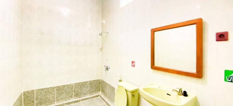 San Sui Hotel Mitra RedDoorz图片