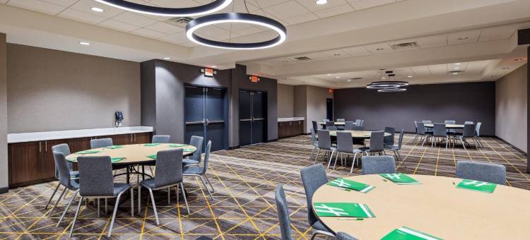 克拉克斯维尔东北假日酒店(Holiday Inn CLARKSVILLE NORTHEAST by IHG)图片