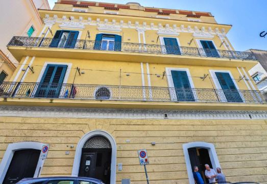 Della Monica Rooms Hotel Overview