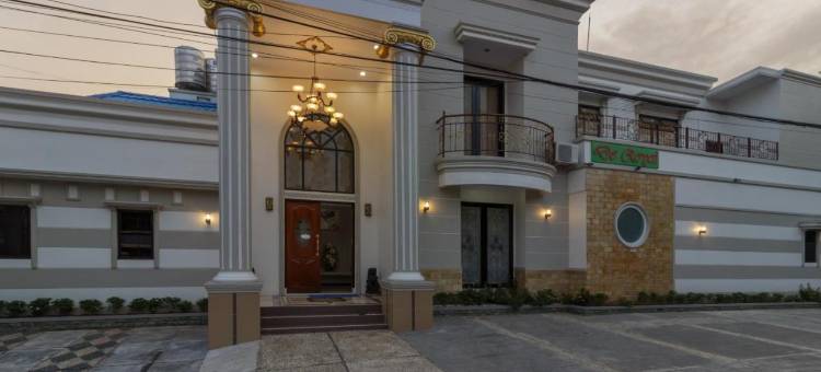 红多兹Plus酒店-近马那多玛拉拉扬海滩(RedDoorz Plus Near Pantai Malalayang Manado)图片