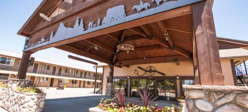 布兰丁艾伦旅馆(Brandin' Iron Inn)图片