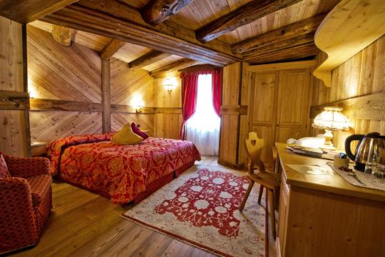 Hotel Jolanda Sport Over view