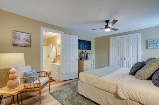 跨过河道的卡尔维尔度假租赁!(Kerrville Vacation Rental Across from River Trail!)