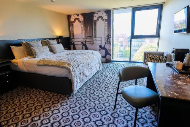 The Vincent Hotel Over view