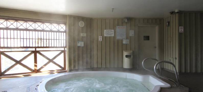 惠斯勒马克特普拉斯休闲旅馆(Marketplace Lodge by Whistler Retreats)图片