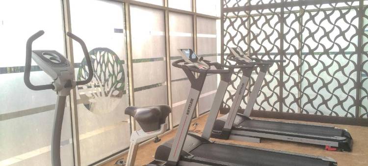 1Br with Extra Balcony the Oasis Cikarang Apartment by Travelio图片