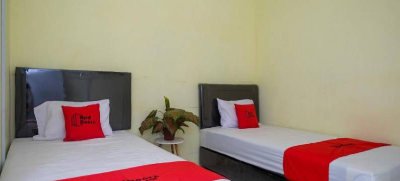 红门酒店-近三宝垄恩加利安佩尔马塔美迪卡医院(RedDoorz Near RS Permata Medika Ngaliyan Semarang)图片