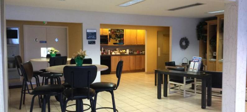 布拉夫顿美洲最佳价值套房酒店(Americas Best Value Inn & Suites Bluffton)图片