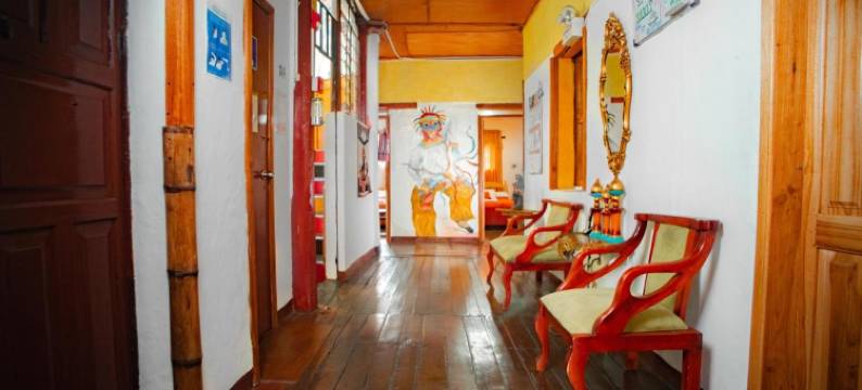 克罗尼尔之家酒店(Colonial House Inn)图片