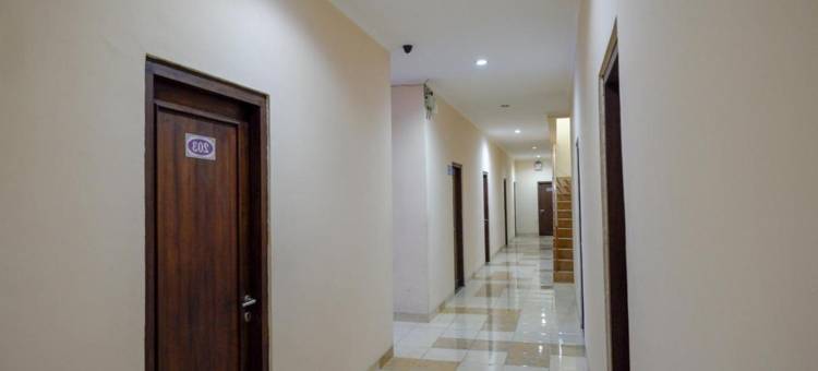 Pineapple Mansion Solo Mitra RedDoorz Near RS Jih Solo图片