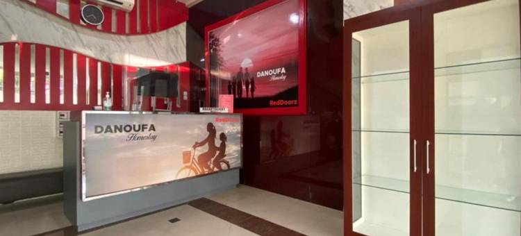 红多兹Plus酒店@拉瓦曼贡(RedDoorz Plus @ Rawamangun)图片