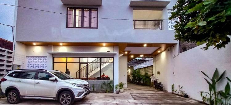 RedDoorz Plus Syariah at Umyas Hotel Near Terminal Anjuk Ladang Nganjuk图片