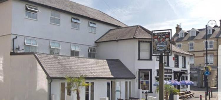 OYO 沃特曼斯阿姆斯赫舍姆酒店(OYO the Watermans Arms Hersham)图片