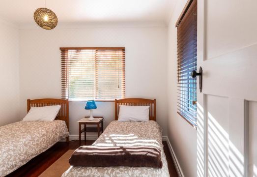 Bridle Guesthouse Hotel Overview