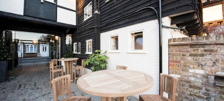 鸵鸟旅馆(The Ostrich Inn Colnbrook London Heathrow)图片