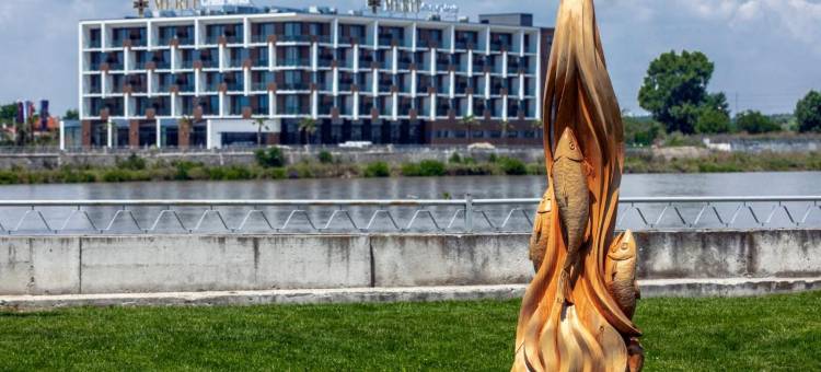 梅里特大漠斯塔酒店及娱乐场(Merit Grand Mosta Spa Hotel & Casino)图片