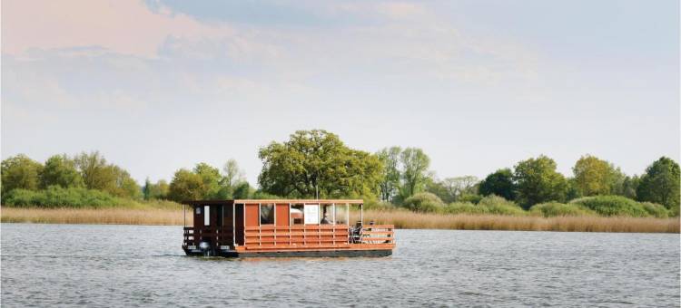 Awesome Ship in Radewege with Kitchen图片