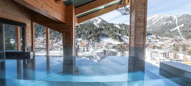 赛拉纳瑞拉克斯酒店(Cerana Relax Hotel)图片