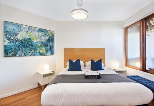 Lennox Holiday Apartments Hotel Overview