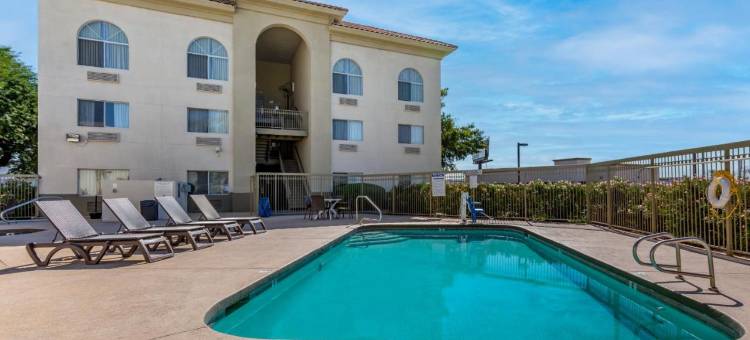 凤凰城北/鹿谷舒适套房酒店(Comfort Inn & Suites Phoenix North - Deer Valley)图片