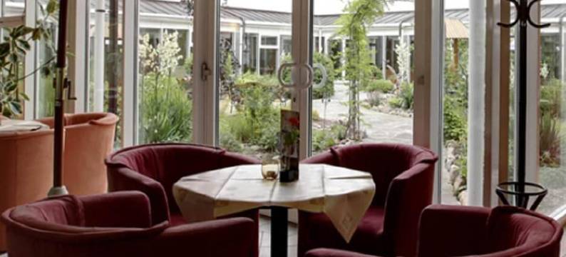 兰茨胡特酒店(Landsitz-Hotel)图片