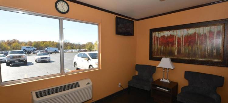 米德韦斯特城速8酒店(Super 8 by Wyndham Midwest City OK)图片