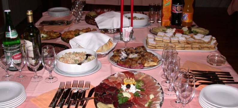 比耶拉鲁萨酒店(Pansion Bijela Ruža - a la Carte)图片