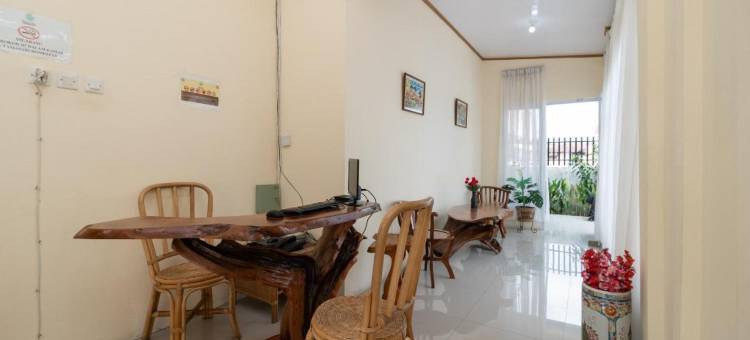 红多兹酒店-近北干巴鲁RS阿瓦尔布罗斯苏迪尔曼(RedDoorz Near RS Awal Bros Sudirman Pekanbaru)图片