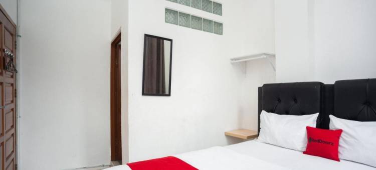 OYO 3929 8安高马斯酒店(RedDoorz at Jalan Bangau Palembang)图片