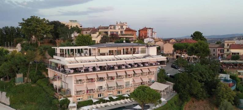 波西利波酒店(Hotel Posillipo)图片