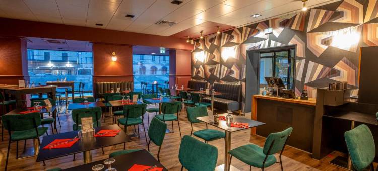波旁酒店(Logis hôtel-Restaurant Des Bourbons et Brasserie Pub 47)图片