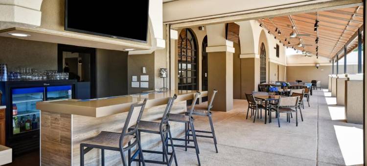 希尔顿安泊酒店-格林维尔高尔夫及会议中心(Embassy Suites by Hilton Greenville Golf Resort & Conference Center)图片
