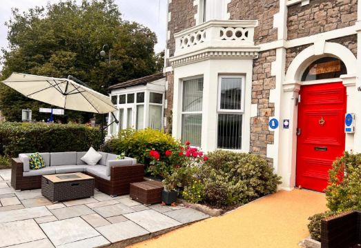 The GroveHotel Overview