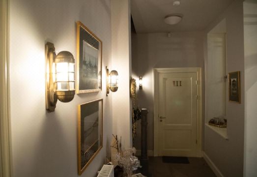 Wooden Villa Hotel Overview