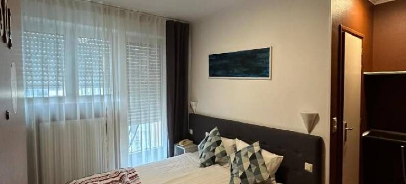 亚夏酒店(Yasha Hotel)图片