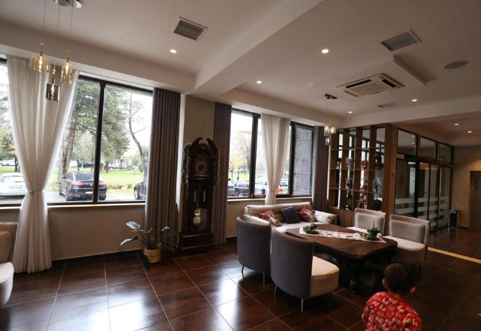 Hotel 1 Maji Hotel Overview