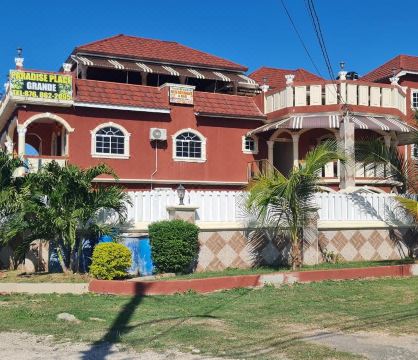 Paradise Place Grande King Hotel Overview