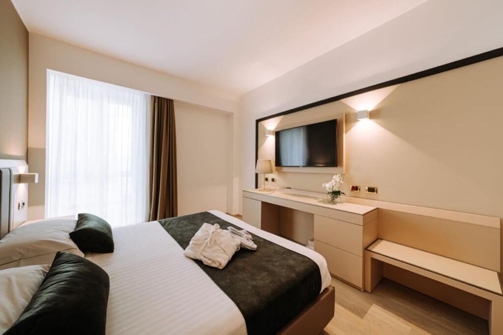 Grand Hotel la Chiusa di ChietriOver view