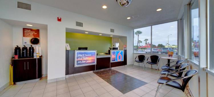 可可比奇海滩6号汽车旅馆(Motel 6 Cocoa Beach, FL)图片