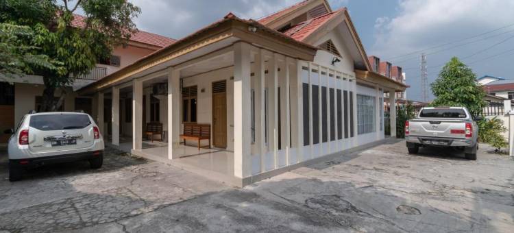 红多兹酒店-近北干巴鲁RS阿瓦尔布罗斯苏迪尔曼(RedDoorz Near RS Awal Bros Sudirman Pekanbaru)图片