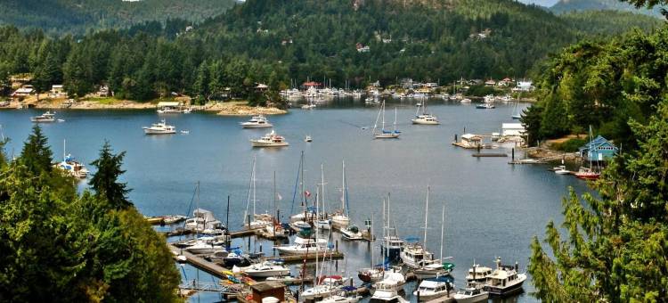 马德拉公园度假套房民宿(Madeira Park Oceanview Suites)图片