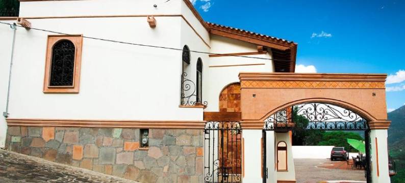 洛杉矶巴尔内瑞欧度假村(Hotel & Balneario Los Angeles)图片