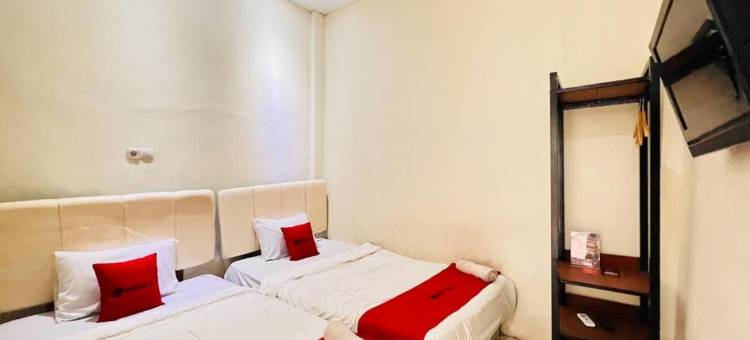 OYO 90299转角旅馆(RedDoorz Syariah Near Alun Alun Sidoarjo)图片