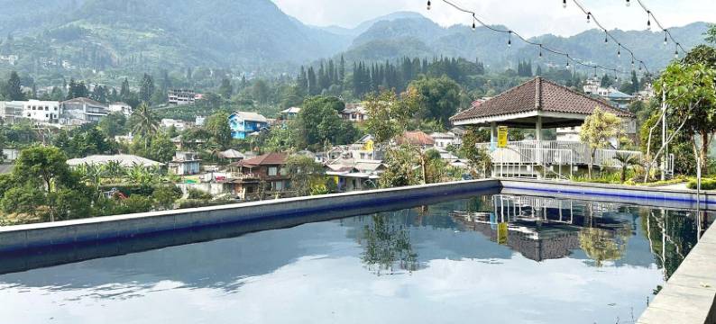 红门酒店乌尔班维尤坎萨度假村-芝萨鲁亚蓬查克(Urbanview Resort Syariah Khansa Cisarua Puncak by RedDoorz)图片