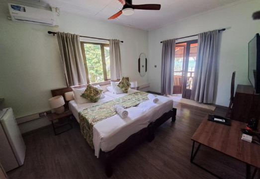 Georgina's Cottage Hotel Overview