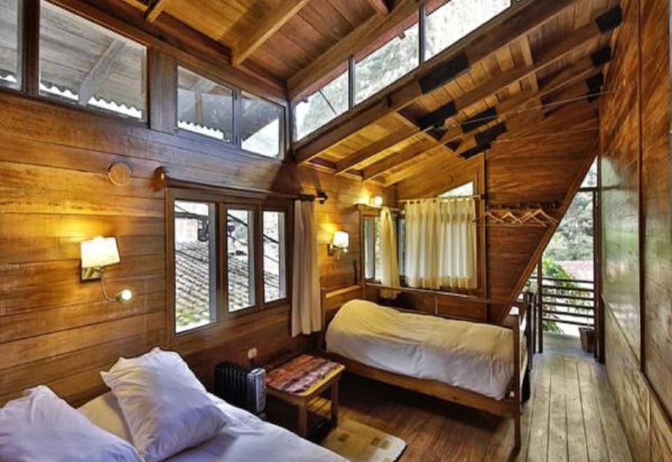 Tree House Lodge Hotel Overview