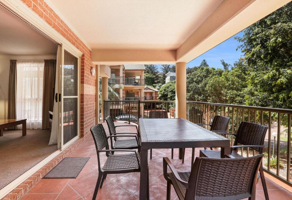 Terralong Terrace Apartments Hotel Overview
